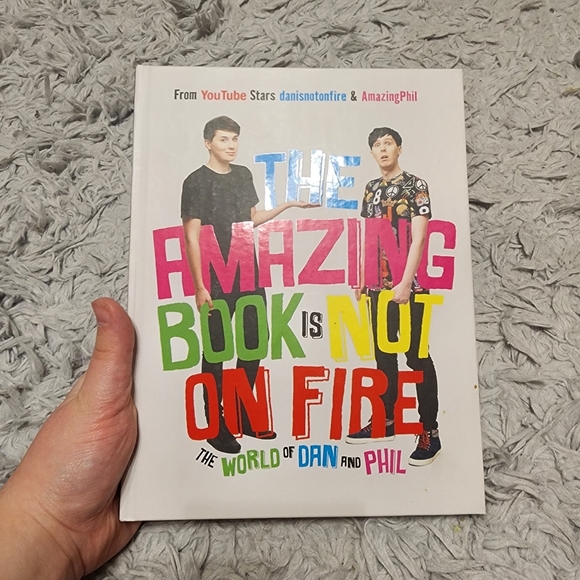 The Amazing Book is Not on Fire Dan and Phil Book - Picture 1 of 4